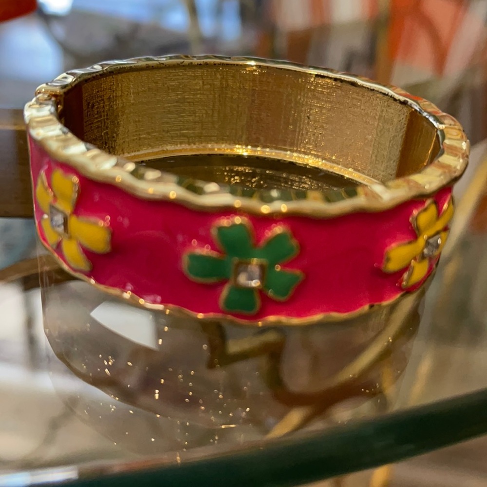 Enamel hinged bracelet